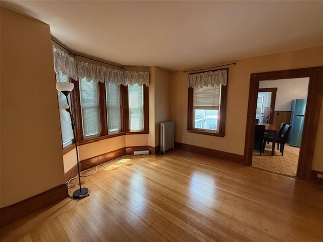 Foto principal - 26 Otis St