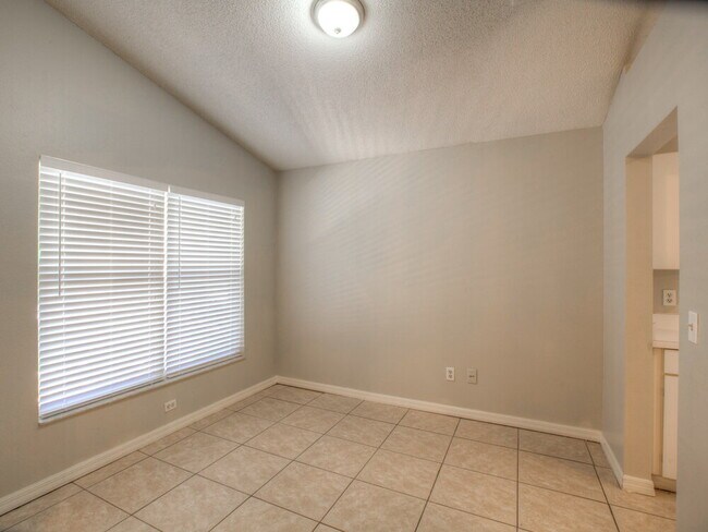 Foto del edificio - 1316 Whitewood Way