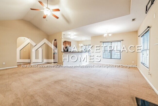 Foto del edificio - 405 Peppermint Dr