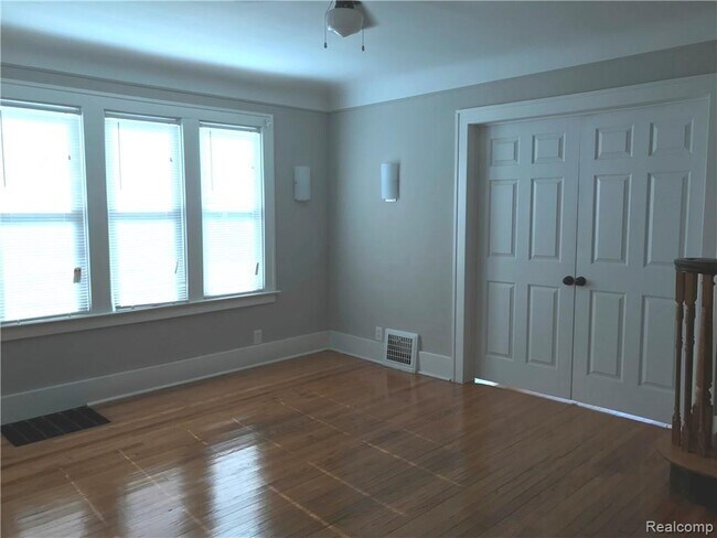 Building Photo - 39 Manatee