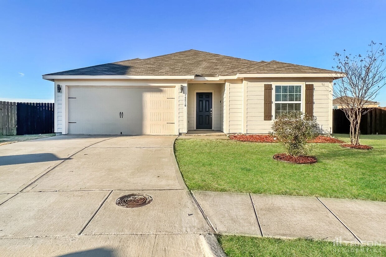 Foto principal - 14210 Bridgeview Ln