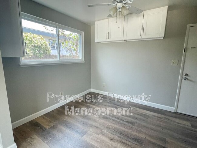 Building Photo - 7471 Blix St