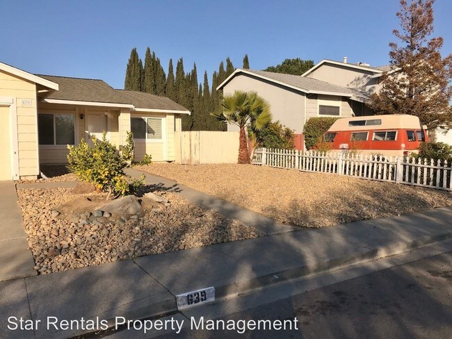 Building Photo - 2 br, 2 bath House - 639 KLAMATH