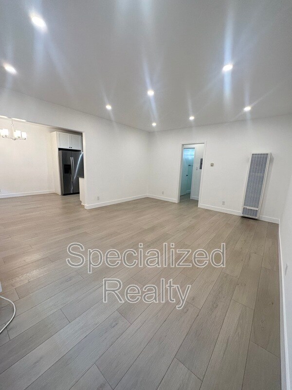 Foto del edificio - 336 W Wilson Ave