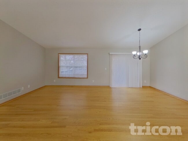 Foto del edificio - 5535 Highland Trail