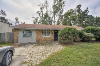 Building Photo - 2922 Dahlia Dr