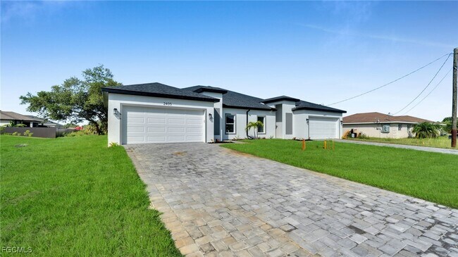 Foto del edificio - 2405-2407 Xelda Ave N