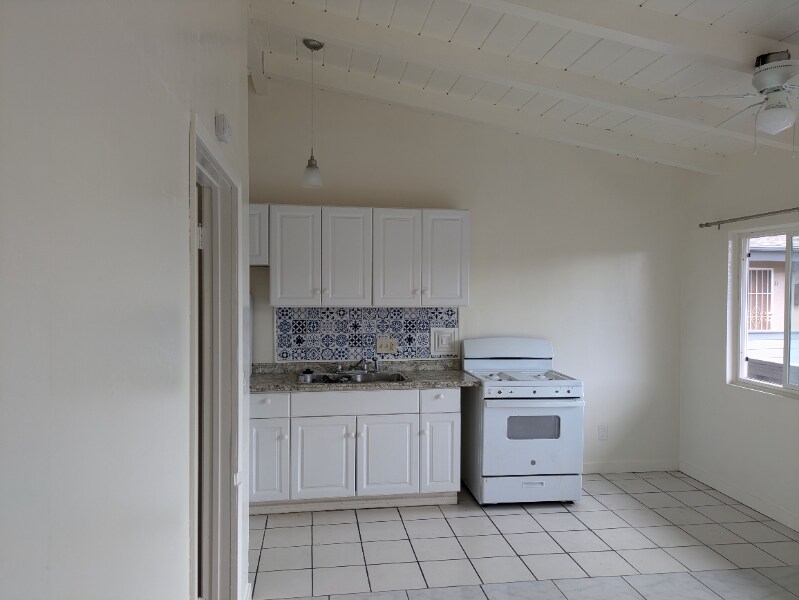 Primary Photo - 7002 Linda Vista Rd