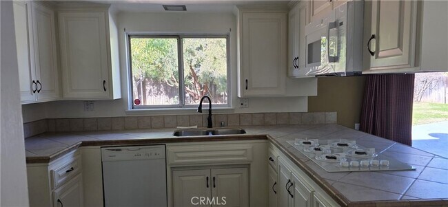 Foto del edificio - 129 Sunridge Way