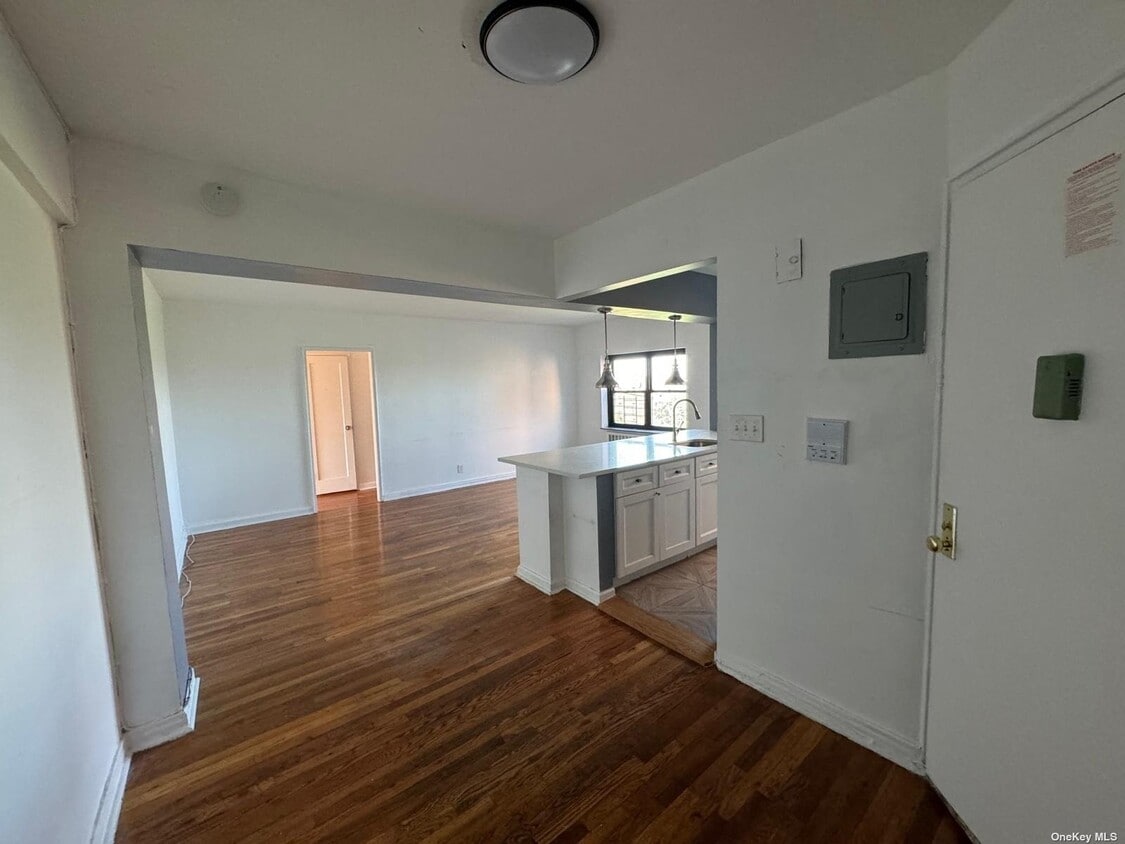 77-10-77-34 34th Ave Unit A68, Queens, NY 11372 - Room for Rent in ...