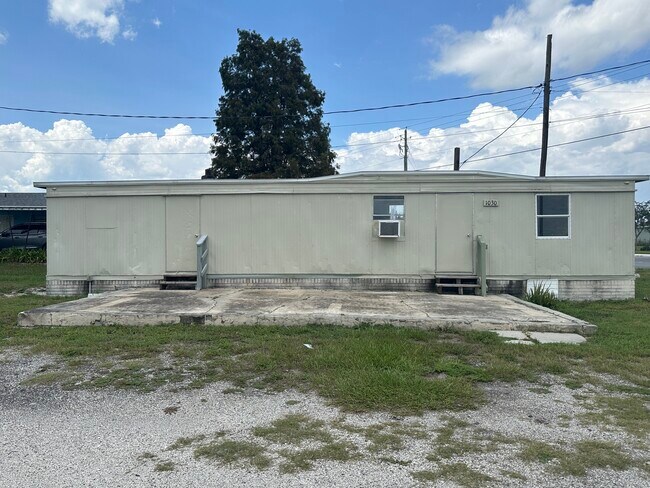 Building Photo - 1040 Eagle Lake Loop Rd