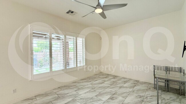 Foto del edificio - 1387 W Marlin Dr