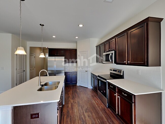 Building Photo - 624 Rivermist Dr