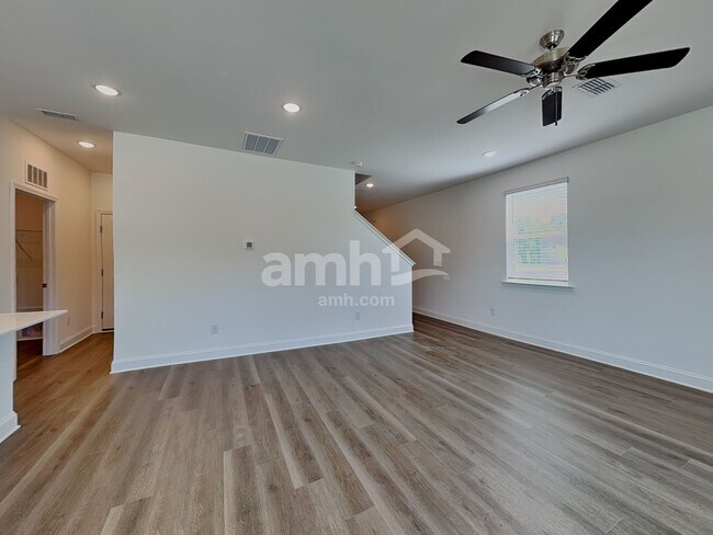 Building Photo - 1216 Livengood Wy