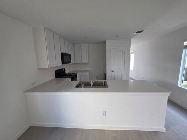 Foto del edificio - New Lennar Home – 4BR, 3BA | Energy-Effici...