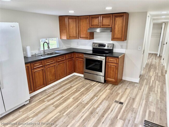 Building Photo - 5037 Roanoke St