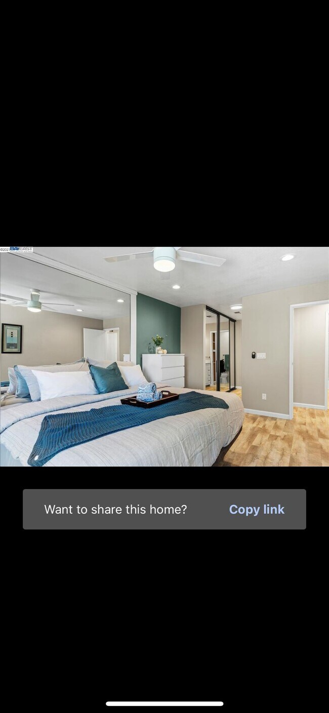 Building Photo - 40425 Chapel Way