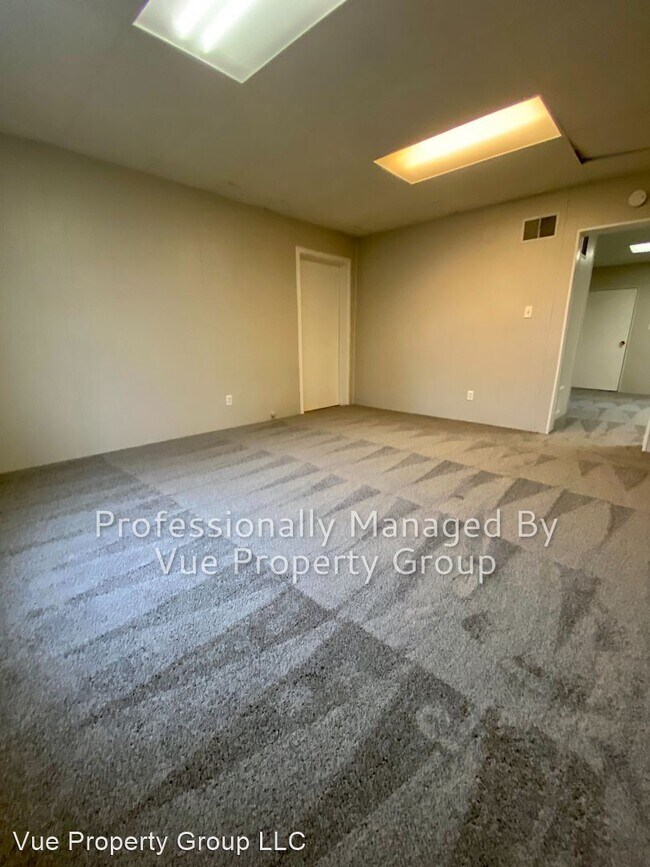 Building Photo - 3 br, 1 bath House - 580 W Taylor Street