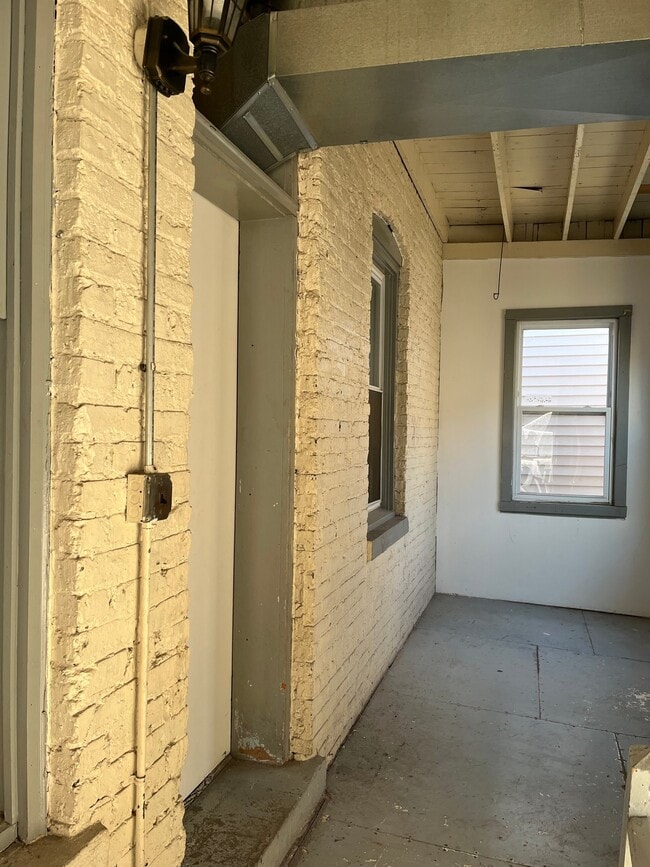 Photo - 3105 W Diversey Ave Apartment