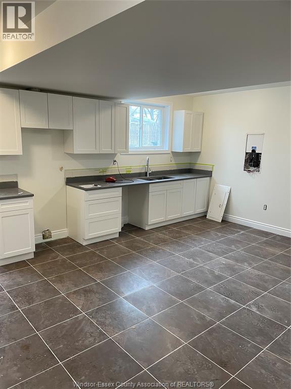 Photo du bâtiment - 720 Grand Marais Rd E