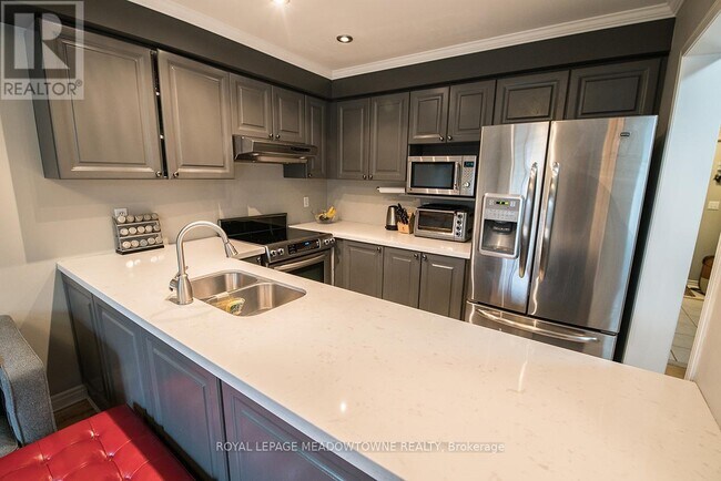 Building Photo - 6867 SHADE HOUSE Ct