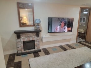 Building Photo - 46 Gilbert St