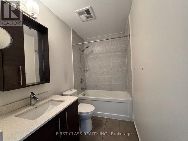 Photo du bâtiment - 325 South Park Rd