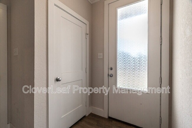 Foto del edificio - 272 Sapphire Dr