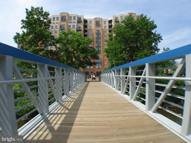 Building Photo - 2720 S Arlington Mill Dr