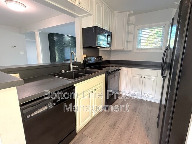 Building Photo - 9031 J M Keynes Dr