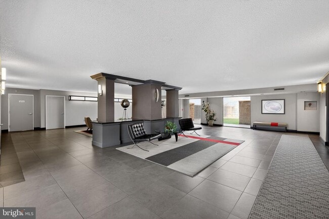 Foto del edificio - 200 N Pickett St