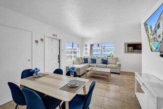 Building Photo - 335 Desoto St