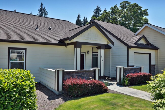 Building Photo - Lovely Maple Ridge Home In 55 Plus Community!