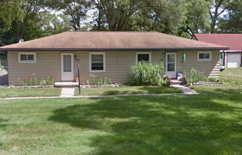 Building Photo - 1303 Davis St