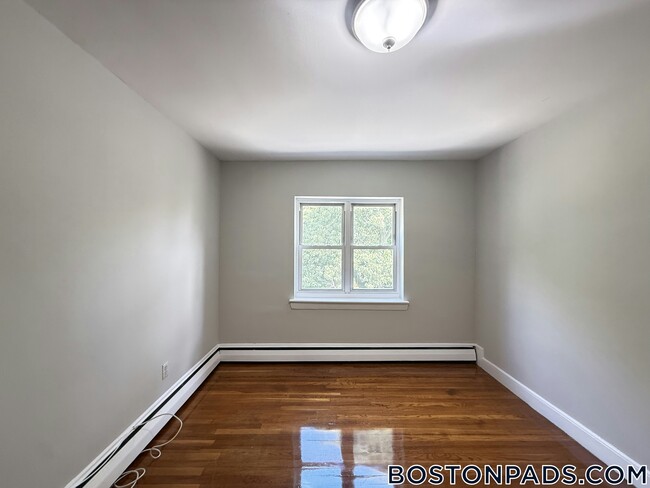 Building Photo - 63 Selkirk Rd