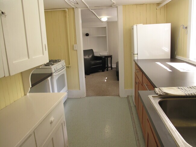 Foto del edificio - 311 Dryden Rd