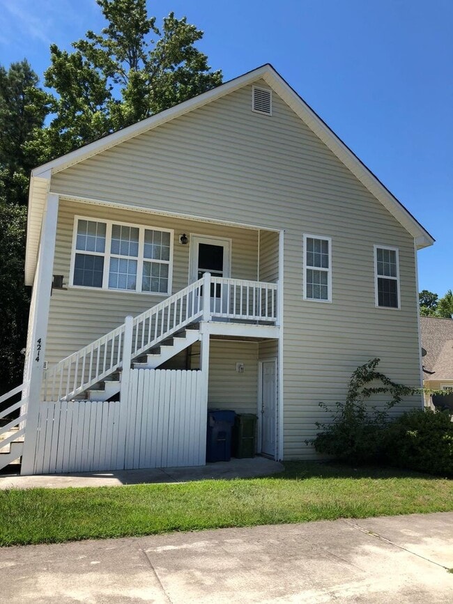 Building Photo - 4214 McClelland Dr