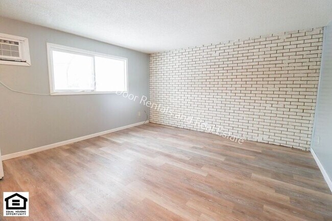 Foto del edificio - 501 N Broadway St