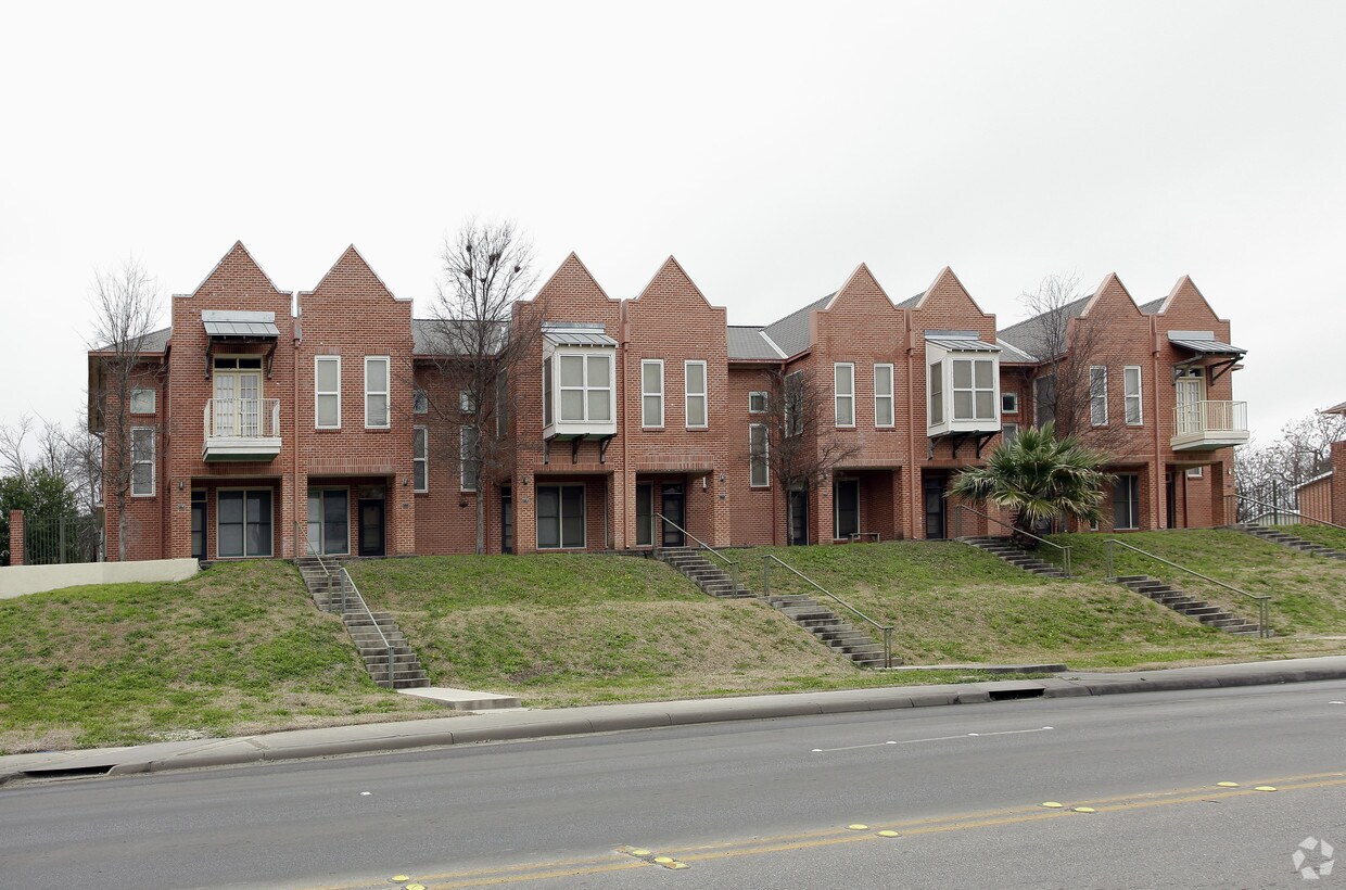 Building Photo - Springview North