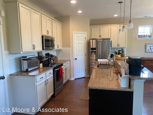 Building Photo - 4 br, 2.5 bath House - 3627 Lavender Lane