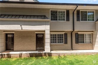 Building Photo - 6940 Roswell Rd