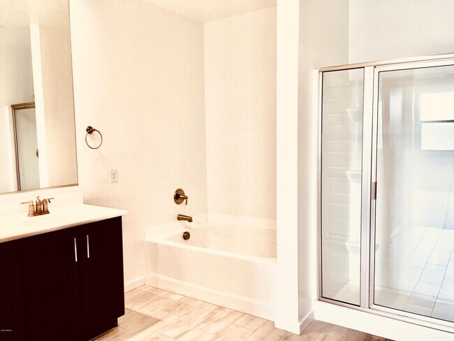 Foto del edificio - 300 Pelipa Dr