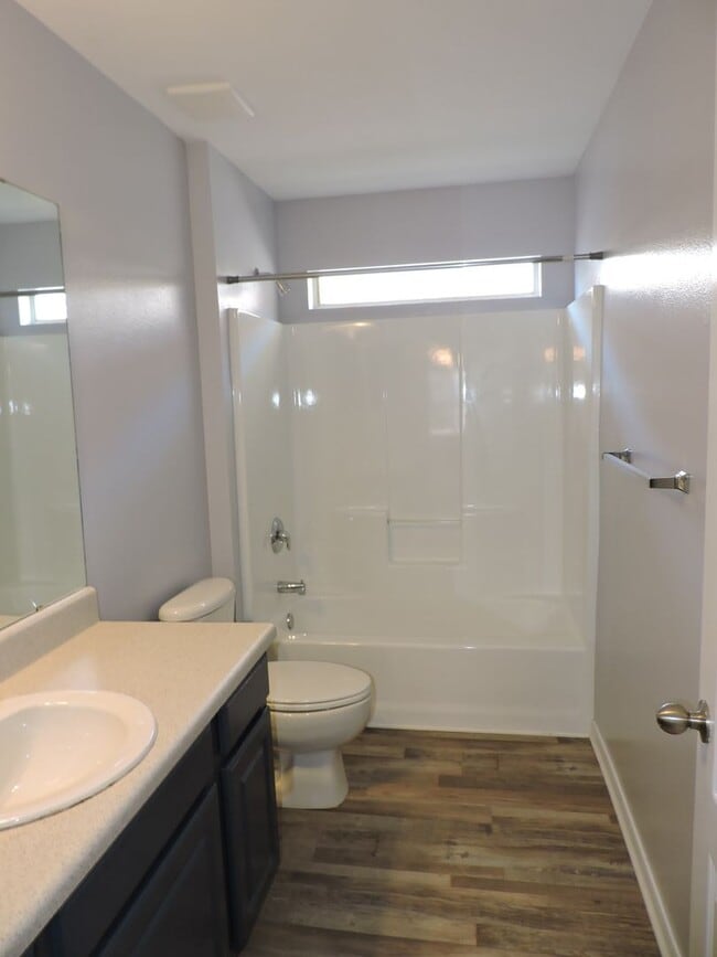 Building Photo - Easy access to Whiting Field & Pensacola!