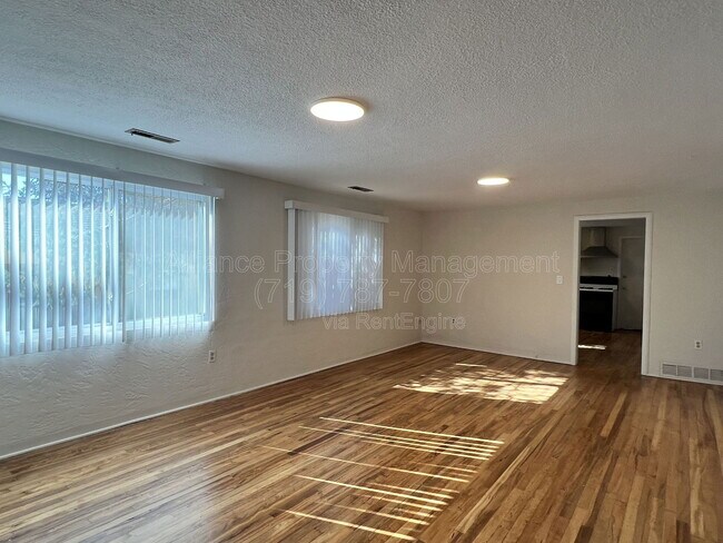 Photo - 322 Farragut Ave Apartment