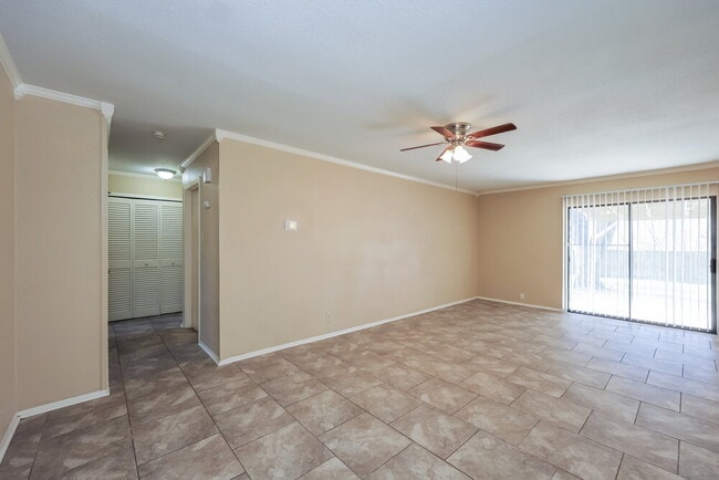 Foto del edificio - 7531 Lago Frio