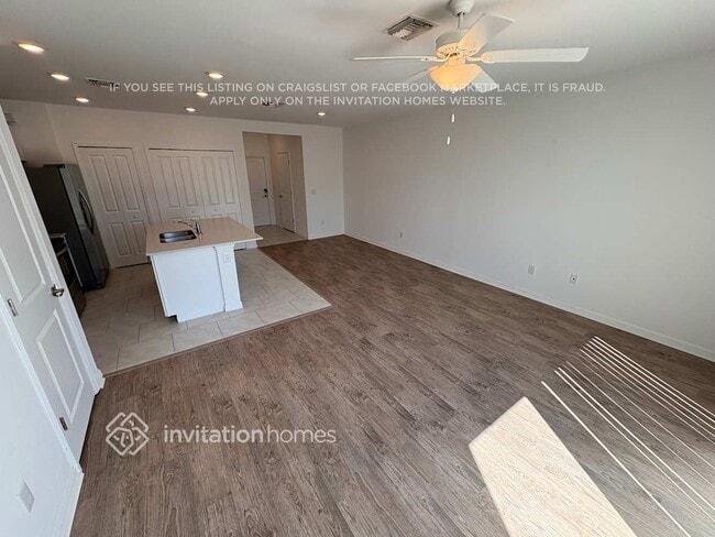 Building Photo - 2065 E Landings Wy