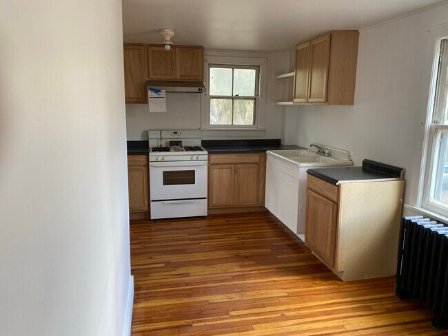 Building Photo - 65 Cedar St