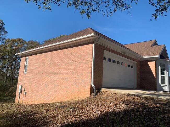 Building Photo - 443 Greystone Ln
