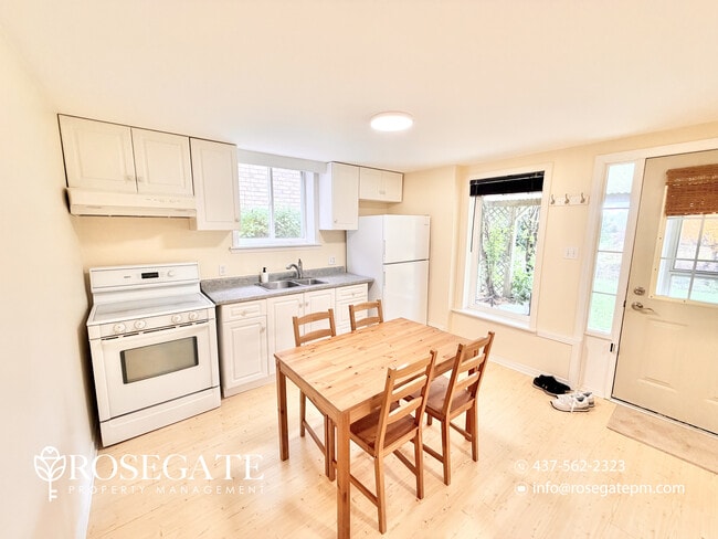 Building Photo - Modern 1-Bedroom Basement Apartment with I...