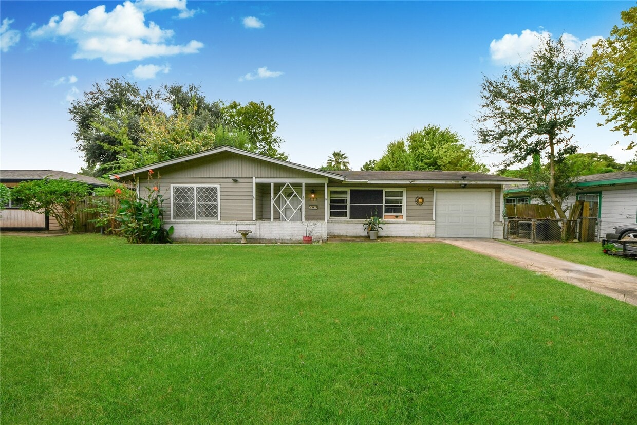 Primary Photo - 515 24th Ave N